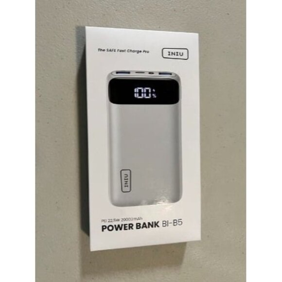 New Portable Charger, 22.5W PD3.0 QC4.0 Fast Charging LED Display 20000mAh - Picture 2 of 2